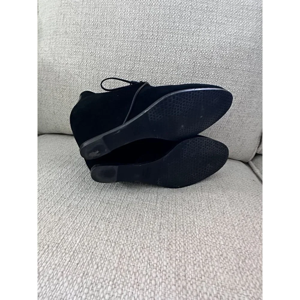 Stuart Weitzman Women's Black Suede‎ Ankle Booties Side 7.1/2 M
